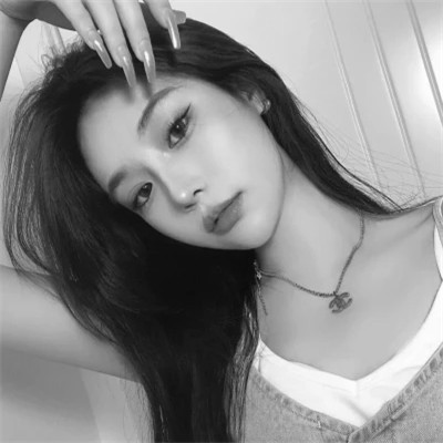 宝藏！100张小众黑白ins风女生真人头像来袭 女生头像 第91张
