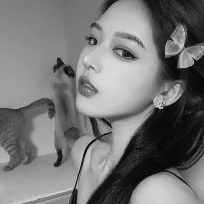 宝藏！100张小众黑白ins风女生真人头像来袭 女生头像 第94张