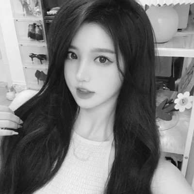 宝藏!100张小众黑白ins风女生真人头像来袭 女生头像 第100张 宝藏!100张小众黑白ins风女生真人头像来袭 女生头像 第100张
