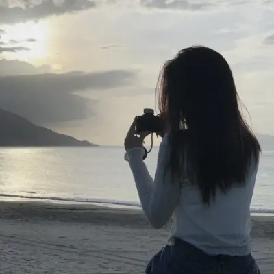 头像慵懒偏冷淡风，狠狠拿捏氛围感 女生头像 第8张