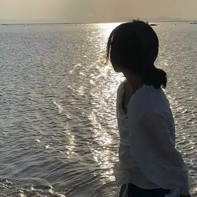 ins慵懒风学生女头，被这组女头美哭😭 女生头像 第19张