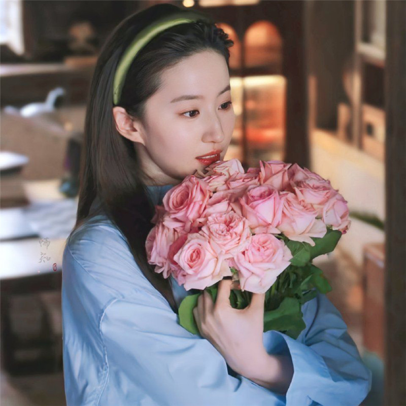 被刘亦菲捧花头像美哭啦 其它头像 第2张
