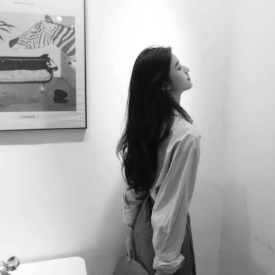 必看！100张女生黑白微信头像大集合，高级感拉满 女生头像 第26张