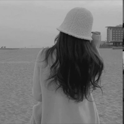 必看！100张女生黑白微信头像大集合，高级感拉满 女生头像 第27张
