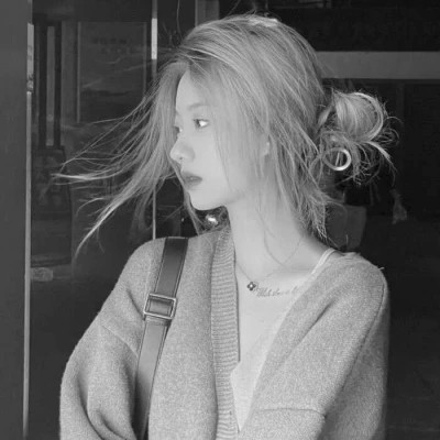必看！100张女生黑白微信头像大集合，高级感拉满 女生头像 第47张