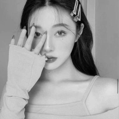 必看！100张女生黑白微信头像大集合，高级感拉满 女生头像 第61张
