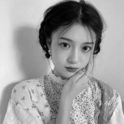 必看！100张女生黑白微信头像大集合，高级感拉满 女生头像 第76张