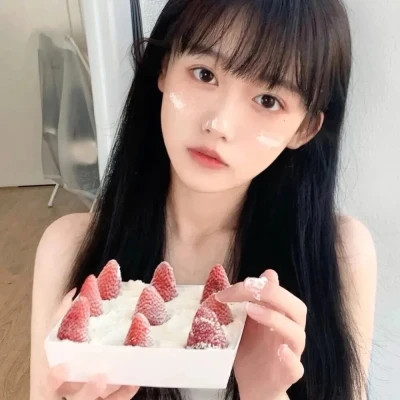 「精选100 张」女生真人头像高清无水印分享：甜美风、氛围感、御姐范，总有你爱的款！ 女生头像 第4张