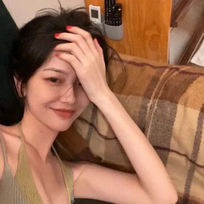 「精选100 张」女生真人头像高清无水印分享：甜美风、氛围感、御姐范，总有你爱的款！ 女生头像 第9张