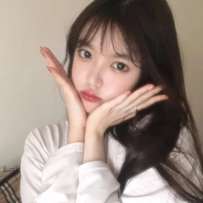 「精选100 张」女生真人头像高清无水印分享：甜美风、氛围感、御姐范，总有你爱的款！ 女生头像 第22张