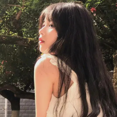 「精选100 张」女生真人头像高清无水印分享：甜美风、氛围感、御姐范，总有你爱的款！ 女生头像 第32张
