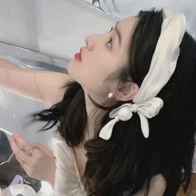 「精选100 张」女生真人头像高清无水印分享：甜美风、氛围感、御姐范，总有你爱的款！ 女生头像 第31张