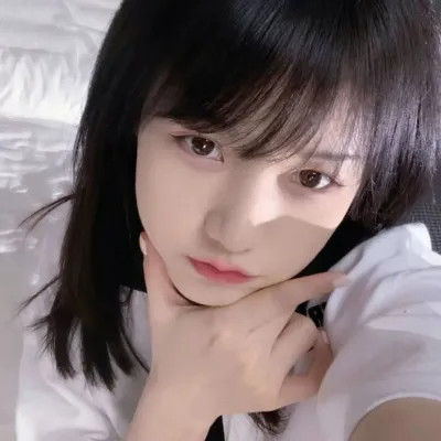 「精选100 张」女生真人头像高清无水印分享：甜美风、氛围感、御姐范，总有你爱的款！ 女生头像 第41张