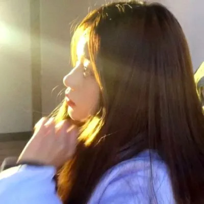 「精选100 张」女生真人头像高清无水印分享：甜美风、氛围感、御姐范，总有你爱的款！ 女生头像 第42张