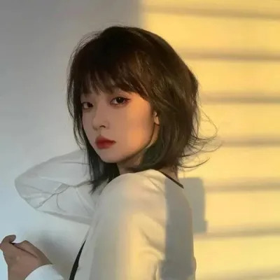 「精选100 张」女生真人头像高清无水印分享：甜美风、氛围感、御姐范，总有你爱的款！ 女生头像 第49张