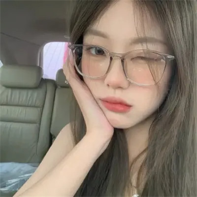 「精选100 张」女生真人头像高清无水印分享：甜美风、氛围感、御姐范，总有你爱的款！ 女生头像 第60张