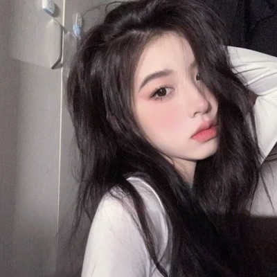 「精选100 张」女生真人头像高清无水印分享：甜美风、氛围感、御姐范，总有你爱的款！ 女生头像 第90张