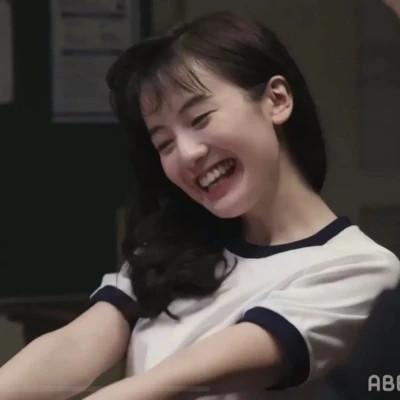 「精选100 张」女生真人头像高清无水印分享：甜美风、氛围感、御姐范，总有你爱的款！ 女生头像 第91张