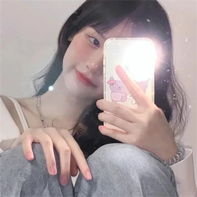「精选100 张」女生真人头像高清无水印分享：甜美风、氛围感、御姐范，总有你爱的款！ 女生头像 第97张