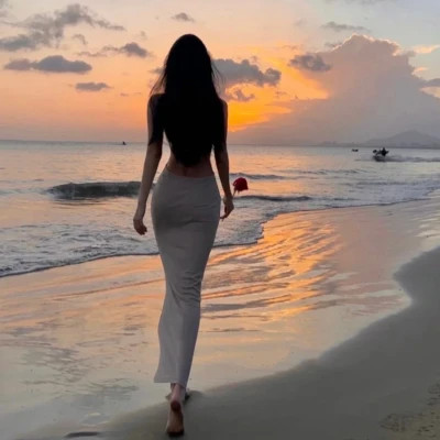 氛围感拉满的小众高级女生背影头像大集合 女生头像 第1张