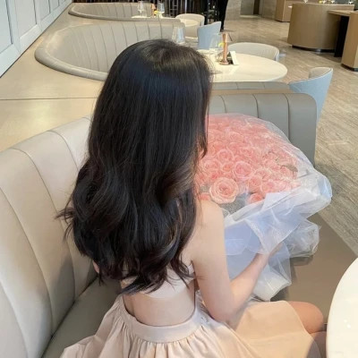 氛围感拉满的小众高级女生背影头像大集合 女生头像 第19张