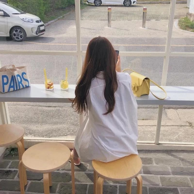 氛围感拉满的小众高级女生背影头像大集合 女生头像 第54张