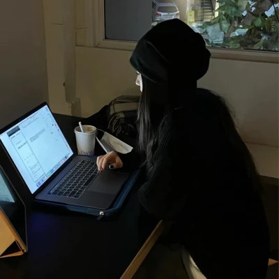 氛围感拉满的小众高级女生背影头像大集合 女生头像 第53张