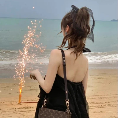 氛围感拉满的小众高级女生背影头像大集合 女生头像 第48张