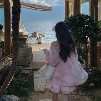 氛围感拉满的小众高级女生背影头像大集合 女生头像 第56张