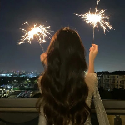 氛围感拉满的小众高级女生背影头像大集合 女生头像 第78张