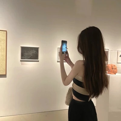 氛围感拉满的小众高级女生背影头像大集合 女生头像 第75张