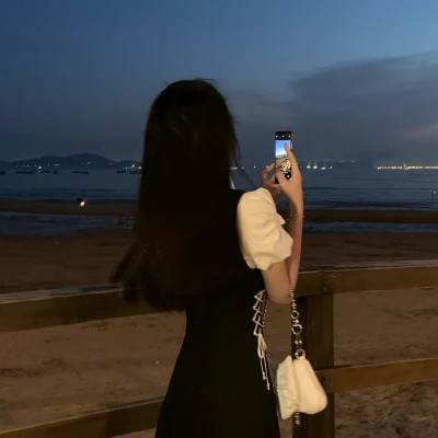 氛围感拉满的小众高级女生背影头像大集合 女生头像 第92张