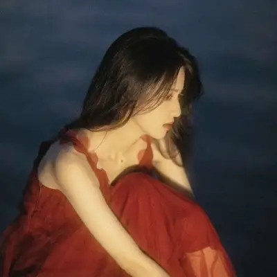伤感清冷破碎感白月光头像，清冷破碎感拉满 女生头像 第15张